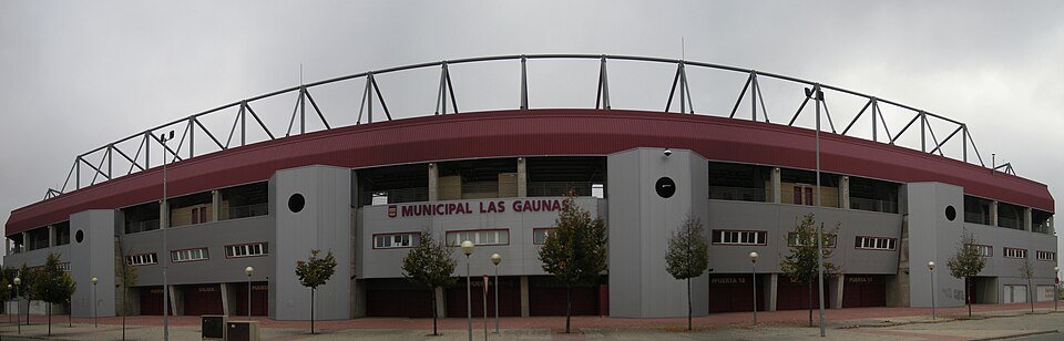 Punto de recogida en Logroño - Campo de Fútbol Las Gaunas para la Batalla del Vino.